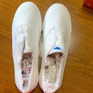 Women’s rocket dog, white slip on sneakers